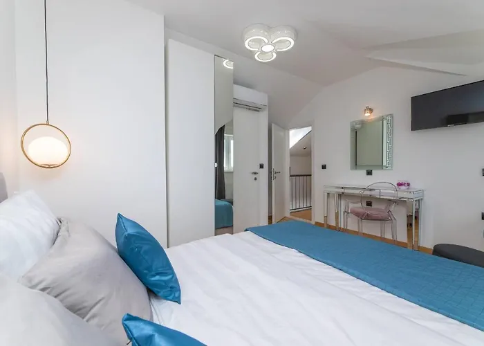 Moon Villa