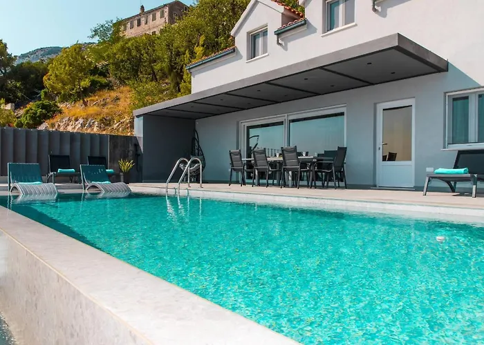 Villa Moon
