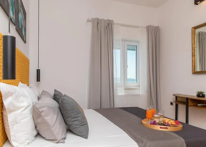 Moon Villa Bol